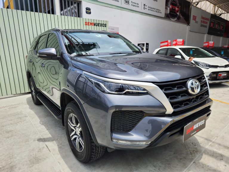 TOYOTA FORTUNER 2.7 FULL 4X2 MT