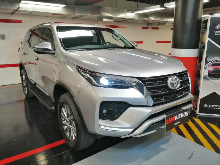 TOYOTA FORTUNER 2.8 ADVENTURE D-LUX 4X4 AT