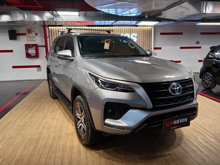 TOYOTA FORTUNER 2.7 FULL 4X2 MT